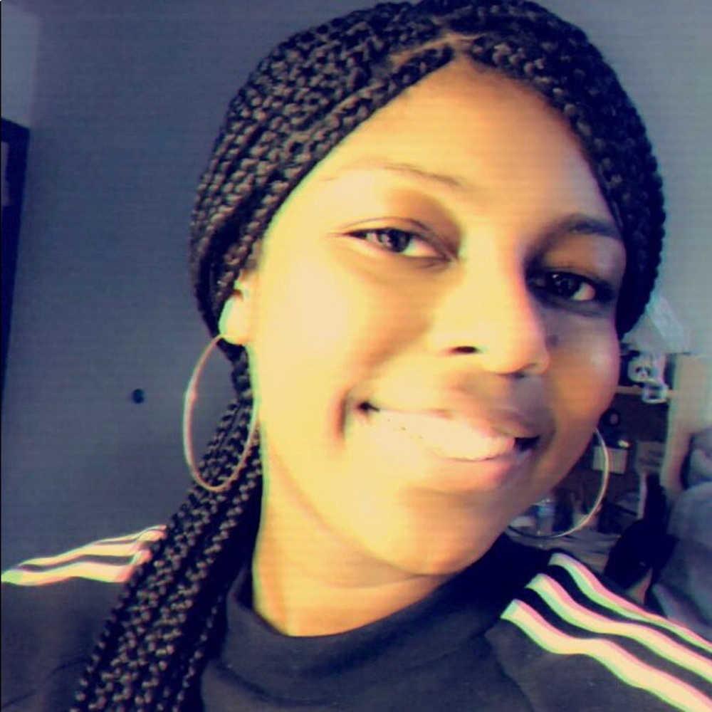 Meet your Posher, Mya